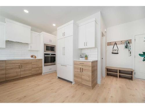 427 Miners Chase West, Lethbridge, AB - Indoor Photo Showing Kitchen