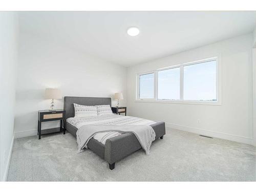 427 Miners Chase West, Lethbridge, AB - Indoor Photo Showing Bedroom