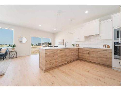 427 Miners Chase West, Lethbridge, AB - Indoor Photo Showing Kitchen