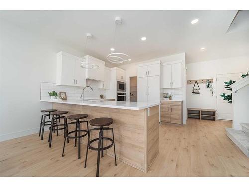 427 Miners Chase West, Lethbridge, AB - Indoor Photo Showing Kitchen With Upgraded Kitchen