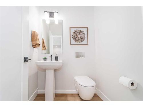 4505 25 Avenue South, Lethbridge, AB - Indoor Photo Showing Bathroom