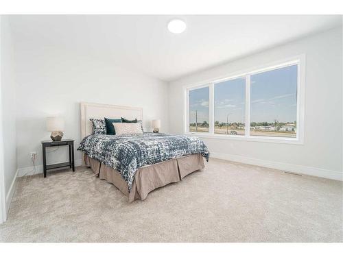 4505 25 Avenue South, Lethbridge, AB - Indoor Photo Showing Bedroom