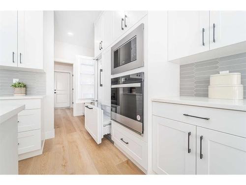 4505 25 Avenue South, Lethbridge, AB - Indoor Photo Showing Kitchen With Upgraded Kitchen