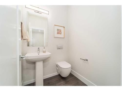 741 Violet Place West, Lethbridge, AB - Indoor Photo Showing Bathroom
