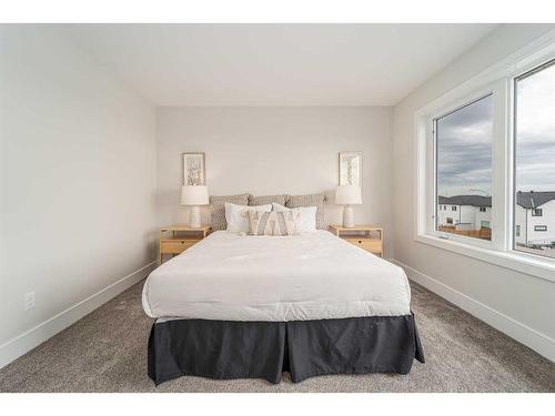 741 Violet Place West, Lethbridge, AB - Indoor Photo Showing Bedroom