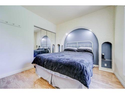 859 Kettles Street, Pincher Creek, AB - Indoor Photo Showing Bedroom