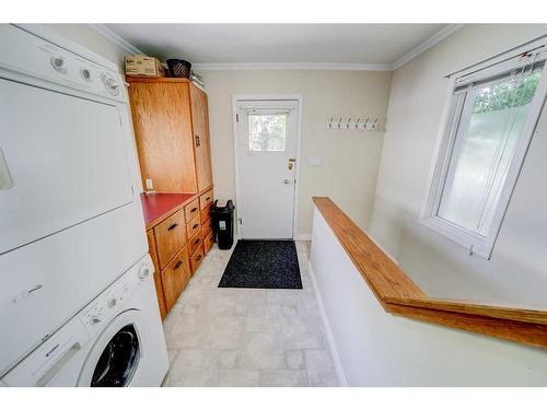 859 Kettles Street, Pincher Creek, AB - Indoor Photo Showing Laundry Room