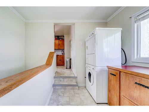 859 Kettles Street, Pincher Creek, AB - Indoor Photo Showing Laundry Room
