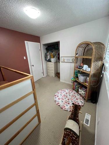 224 8 Street West, Cardston, AB - Indoor Photo Showing Other Room