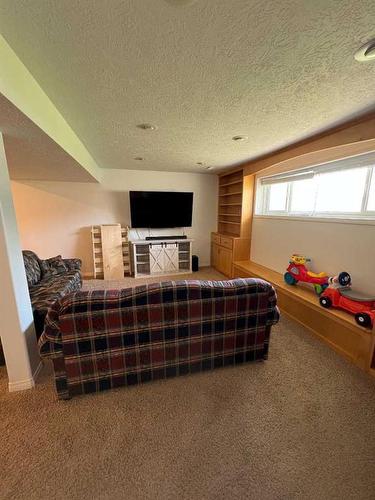 224 8 Street West, Cardston, AB - Indoor Photo Showing Other Room