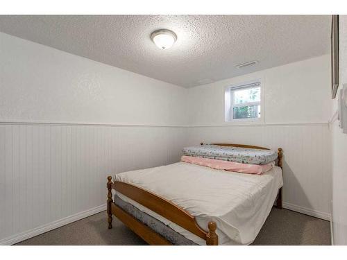 371 3Rd Avenue West, Cardston, AB - Indoor Photo Showing Bedroom