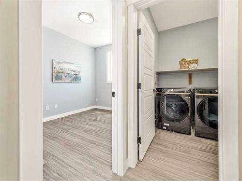 30 Northlander Lane West, Lethbridge, AB - Indoor Photo Showing Laundry Room