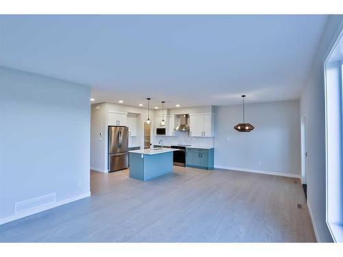 521 Malahat Green West, Lethbridge, AB - Indoor Photo Showing Kitchen