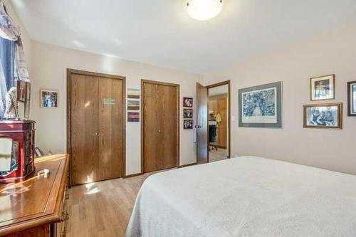 8-1261 Beverley Mclachlin Drive, Pincher Creek, AB - Indoor Photo Showing Bedroom