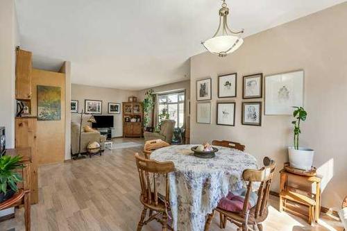 8-1261 Beverley Mclachlin Drive, Pincher Creek, AB - Indoor Photo Showing Dining Room