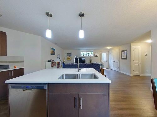 450 Mt Sundance Landing West, Lethbridge, AB - Indoor Photo Showing Kitchen