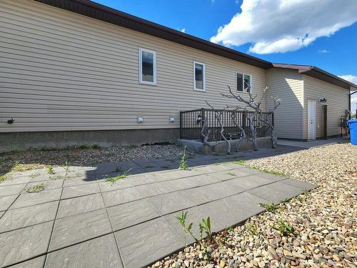 450 Mt Sundance Landing West, Lethbridge, AB - Outdoor With Exterior