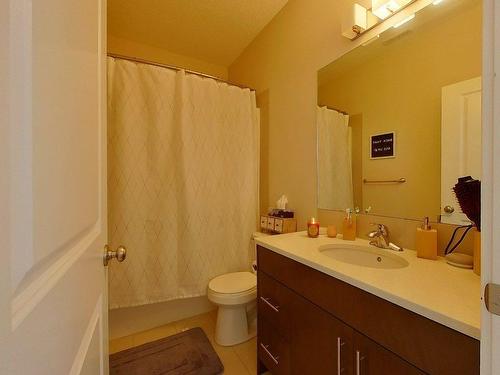 450 Mt Sundance Landing West, Lethbridge, AB - Indoor Photo Showing Bathroom