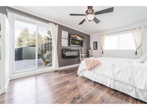 52 Lafayette Boulevard West, Lethbridge, AB - Indoor Photo Showing Bedroom