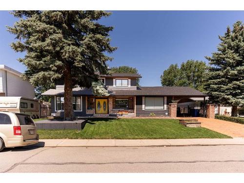 52 Lafayette Boulevard West, Lethbridge, AB - Outdoor With Facade