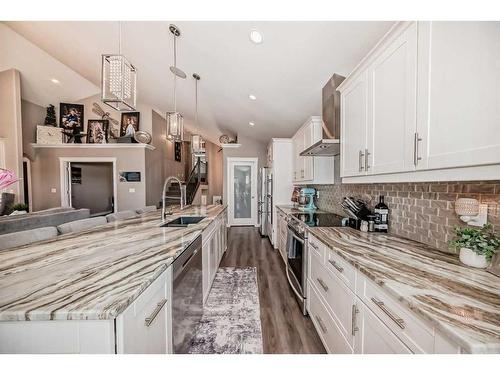 230 Sixmile Place South, Lethbridge, AB - Indoor Photo Showing Kitchen With Upgraded Kitchen