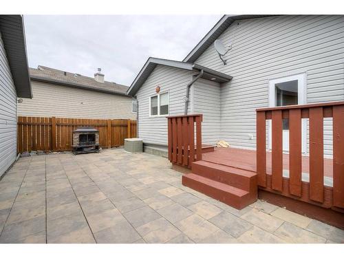 207 Heritage Court West, Lethbridge, AB - Outdoor With Exterior