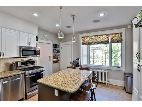 330 13 Street South, Lethbridge, AB - Indoor Photo Showing Kitchen With Stainless Steel Kitchen