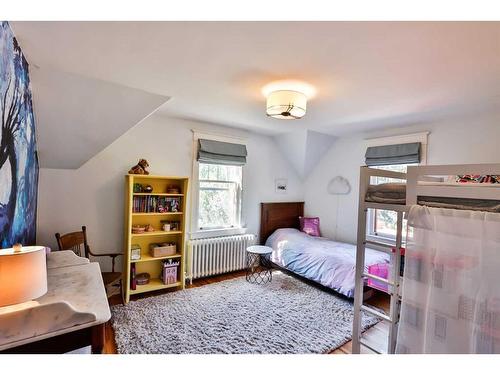 330 13 Street South, Lethbridge, AB - Indoor Photo Showing Bedroom