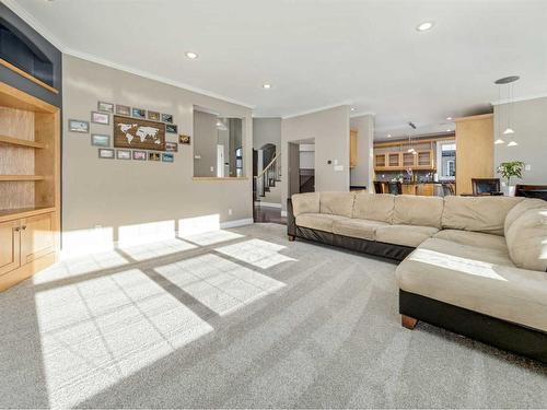 24 Fairmont Point South, Lethbridge, AB - Indoor Photo Showing Living Room