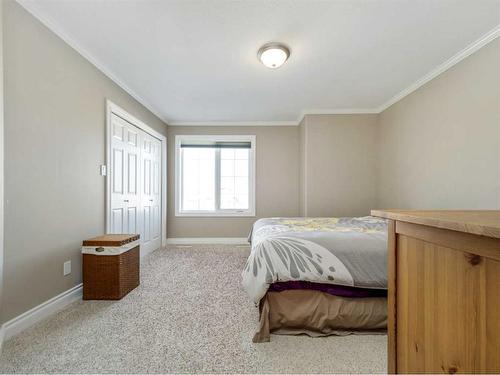 24 Fairmont Point South, Lethbridge, AB - Indoor Photo Showing Bedroom