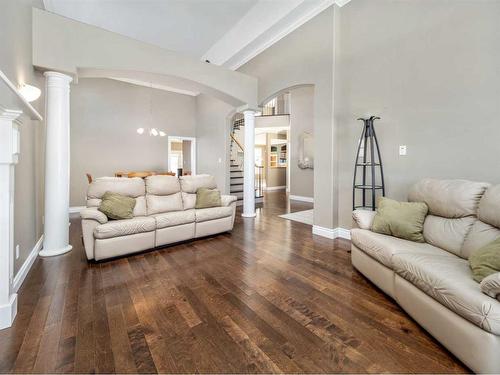 24 Fairmont Point South, Lethbridge, AB - Indoor Photo Showing Living Room