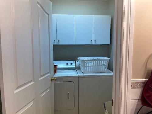 422 West Creek Drive, Cardston, AB - Indoor Photo Showing Laundry Room