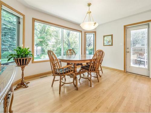 1601 Lakeshore Road South, Lethbridge, AB - Indoor Photo Showing Dining Room