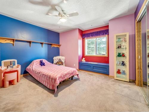 1601 Lakeshore Road South, Lethbridge, AB - Indoor Photo Showing Bedroom