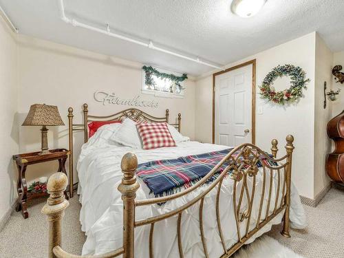 10054 Range Rd 142, Rural Warner No. 5, County Of, AB - Indoor Photo Showing Bedroom