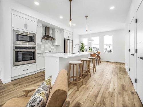 130 Blackwolf Pass North, Lethbridge, AB - Indoor Photo Showing Kitchen With Upgraded Kitchen