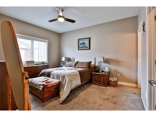 3-175 Fairmont Boulevard South, Lethbridge, AB - Indoor Photo Showing Bedroom