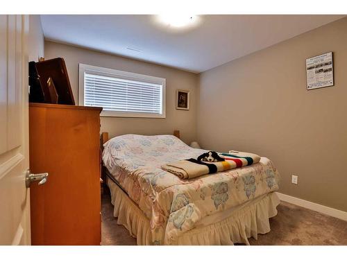 3-175 Fairmont Boulevard South, Lethbridge, AB - Indoor Photo Showing Bedroom