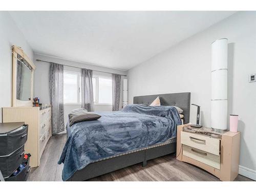 1317 8 Street North, Lethbridge, AB - Indoor Photo Showing Bedroom