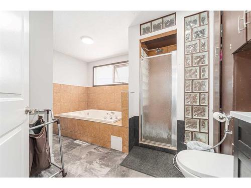 1317 8 Street North, Lethbridge, AB - Indoor Photo Showing Bathroom