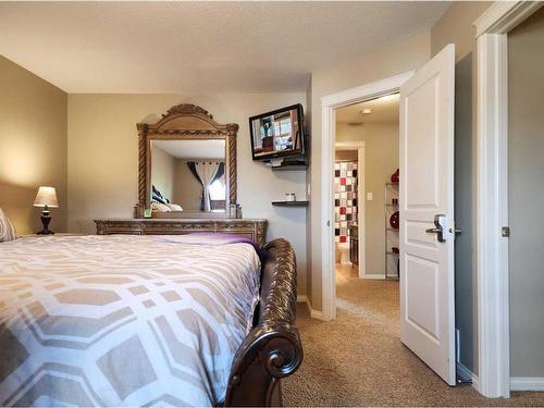 1592 Coalbanks Boulevard West, Lethbridge, AB - Indoor Photo Showing Bedroom