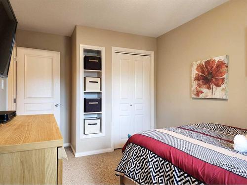 1592 Coalbanks Boulevard West, Lethbridge, AB - Indoor Photo Showing Bedroom