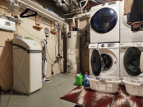 1592 Coalbanks Boulevard West, Lethbridge, AB - Indoor Photo Showing Laundry Room