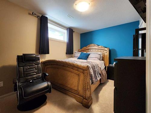 1592 Coalbanks Boulevard West, Lethbridge, AB - Indoor Photo Showing Bedroom