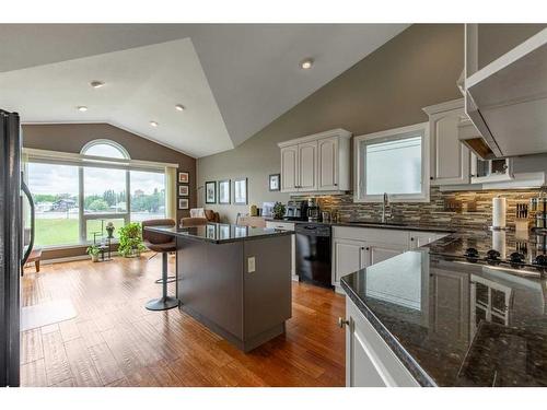 13-990 Scenic Drive South, Lethbridge, AB - Indoor Photo Showing Kitchen With Upgraded Kitchen