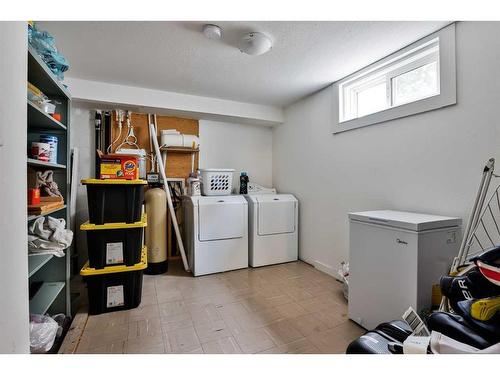 2406 12 Avenue South, Lethbridge, AB - Indoor Photo Showing Laundry Room