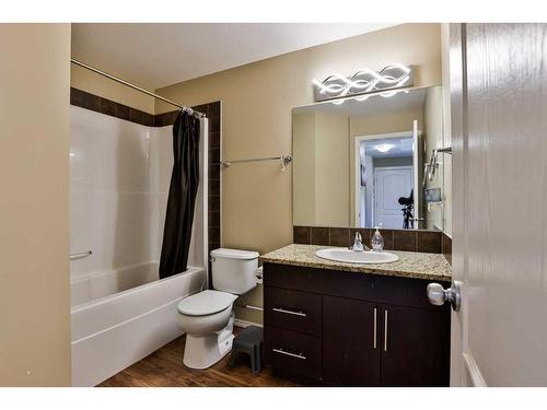 61-49 Keystone Terrace West, Lethbridge, AB - Indoor Photo Showing Bathroom