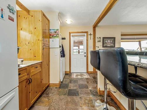 16 Mountain Vista Estates Drive, Hill Spring, AB - Indoor