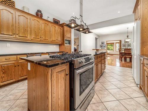 214 21 Street, Fort Macleod, AB - Indoor Photo Showing Kitchen