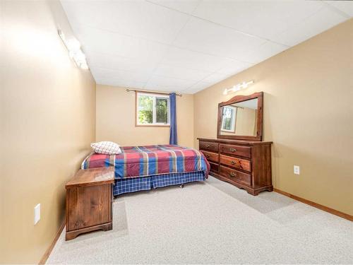 214 21 Street, Fort Macleod, AB - Indoor Photo Showing Bedroom